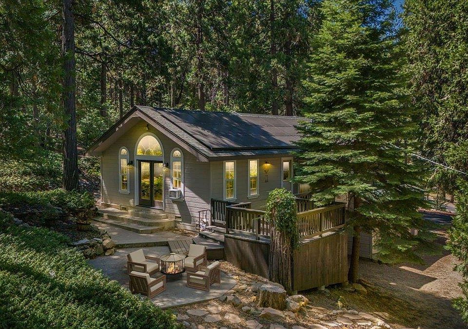 1st image of 19390 Michigan Ct