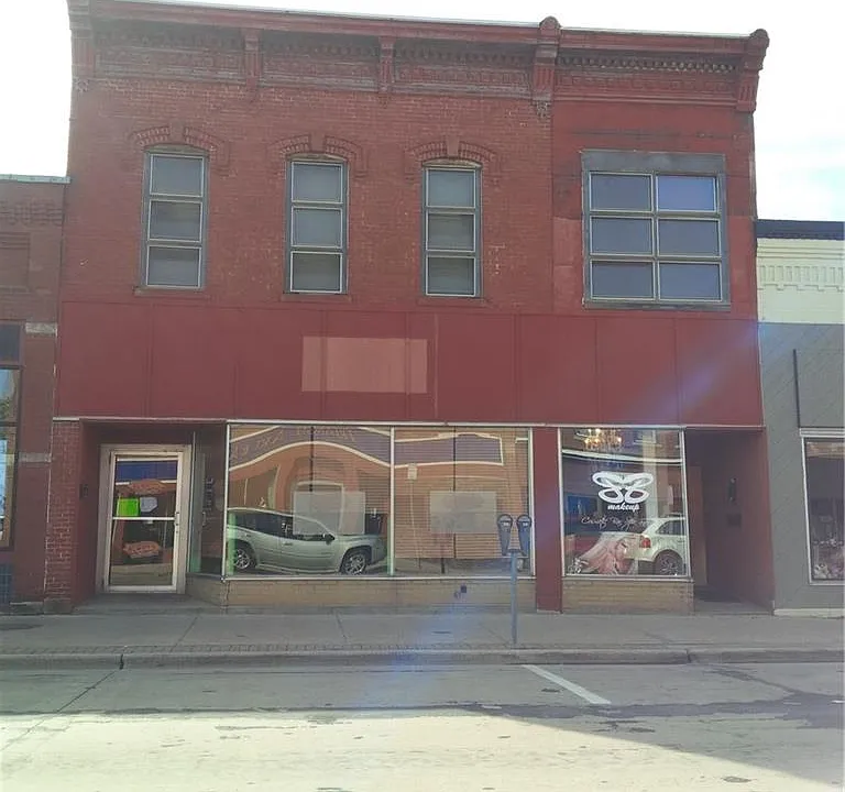 332 1/2 Main St E