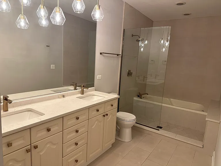 708 N Orleans St #A — Photo 11