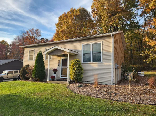 19894 Meadowland Dr, Meadville, PA 16335