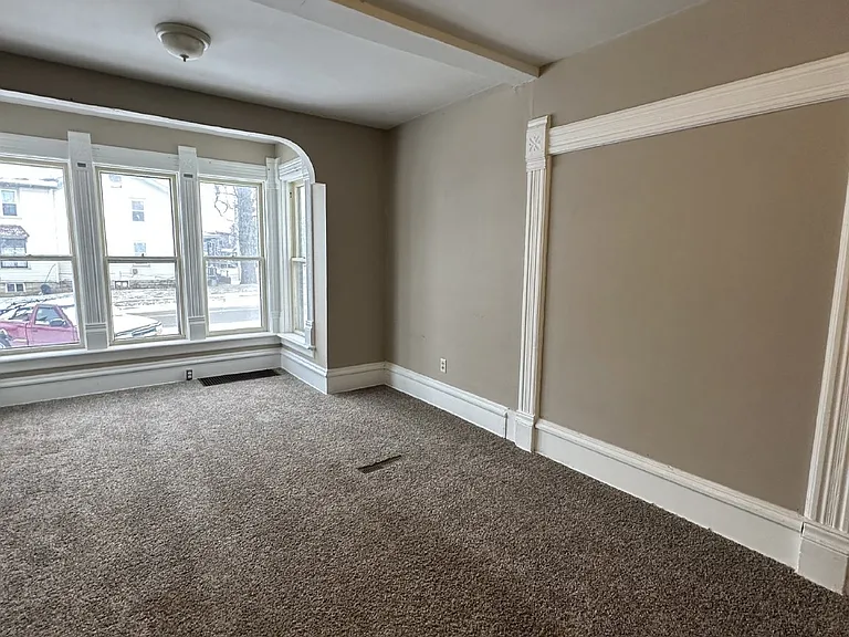 416 Dodge St — Photo 35