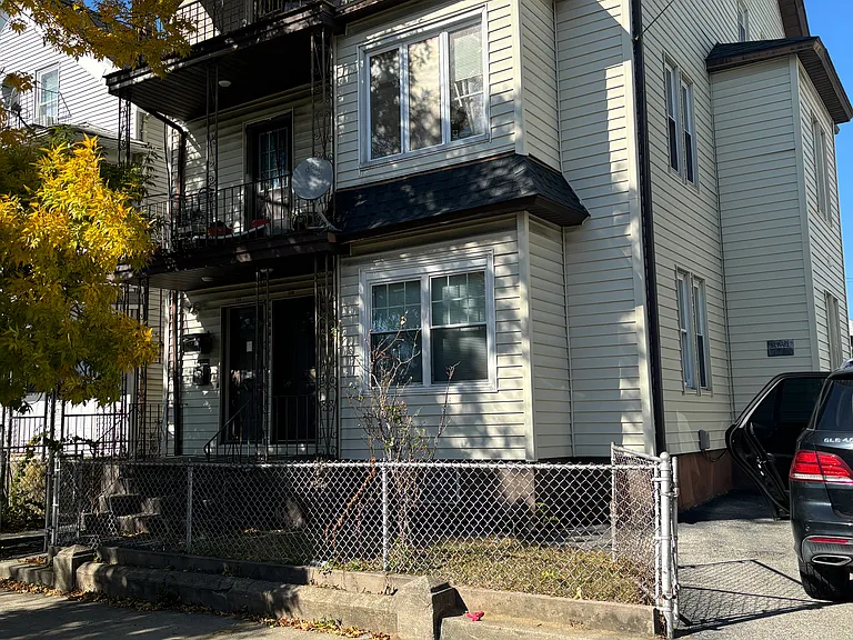 114 East St #1 — Photo 16