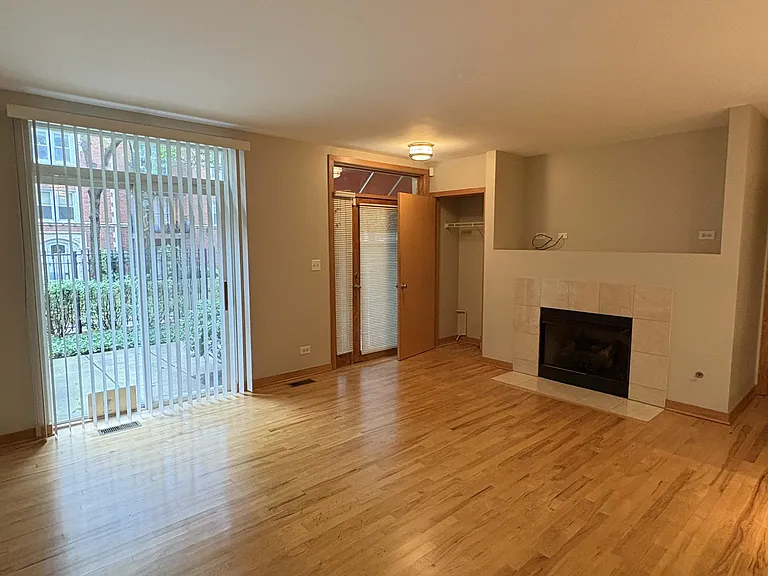 1033 E 46th St #204 — Photo 3