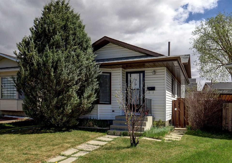 1st image of 16 W Martingrove Mews NE