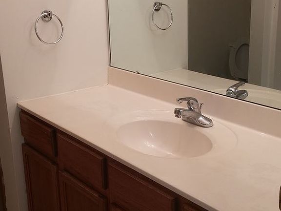 4th image of 2332 Edison Dr