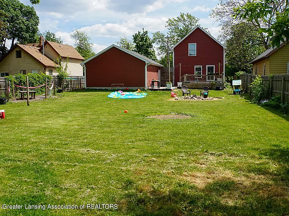 4th image of 1310 W Allegan St