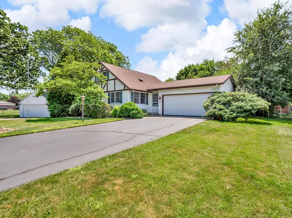 1007 Oak Grove Rd, Jackson, MI 49203