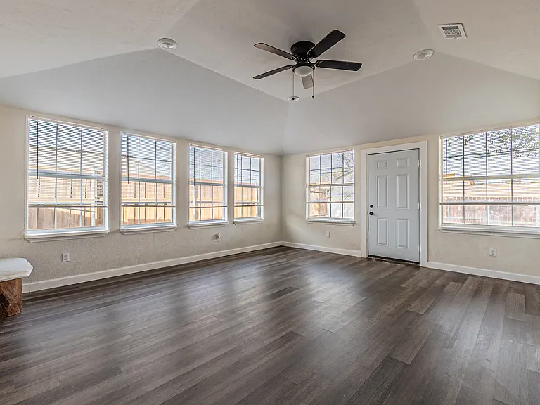 308 Franklin Dr — Photo 20
