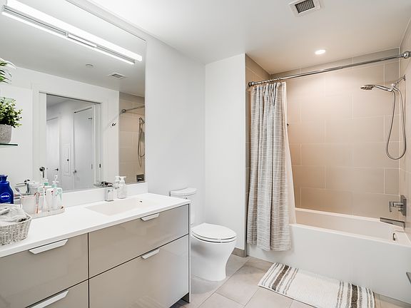 5th image of 1000 3rd St Unit 519