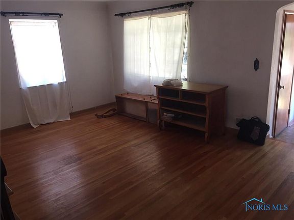4th image of 2849 E Glenn St