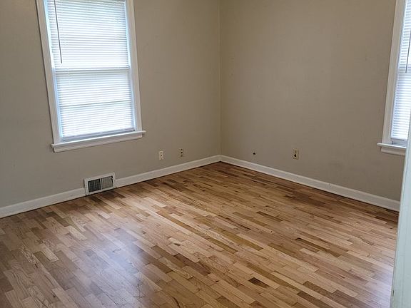 5th image of 10310 Short Ln SW