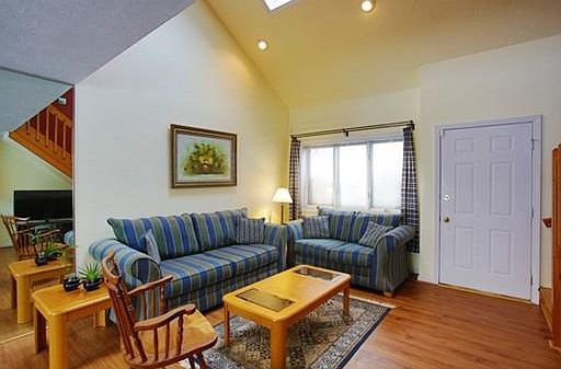 1st image of 210 Centre St Unit 2