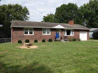 805 Lexington Rd, Pleasant Hill, MO 64080