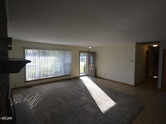 2nd image of 2061 N Metcalf St