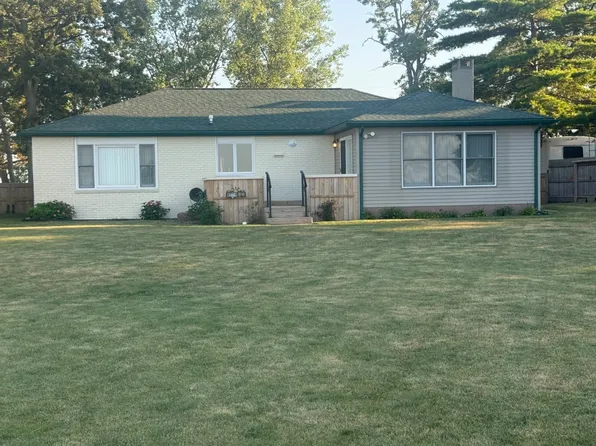 809 Knodt Rd, Essexville, MI 48732
