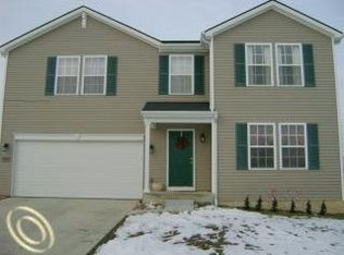 8584 Manistee River Dr, Fowlerville, MI 48836