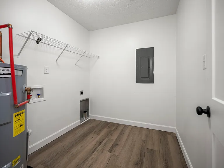 113 Locker Ct — Photo 13