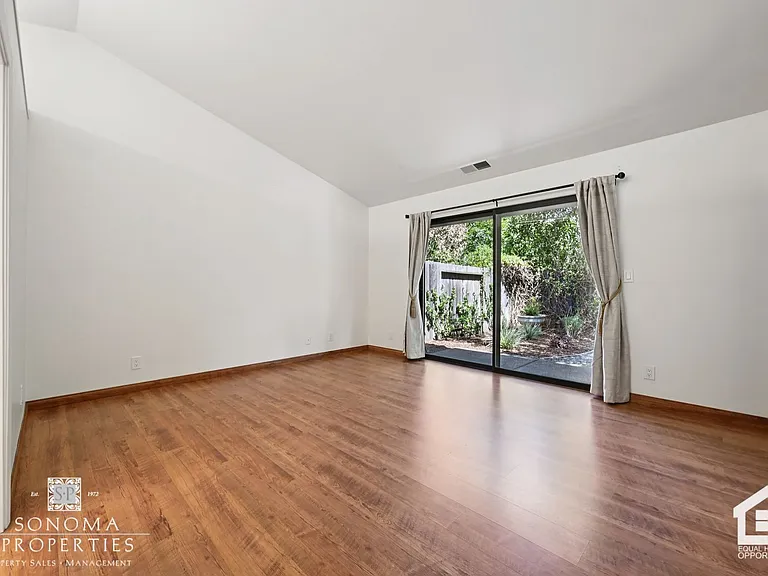 424 La Quinta Ln — Photo 21