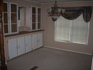 5th image of 301 Plum St