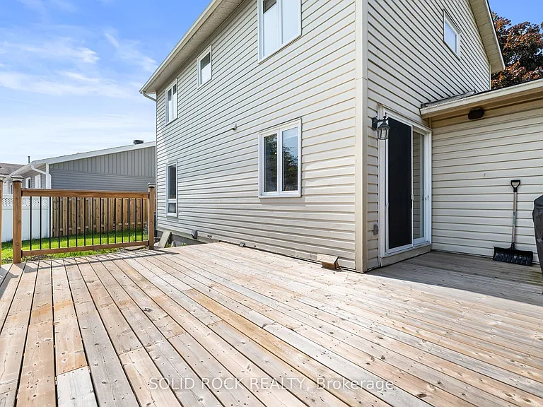 1631 Charbonneau St — Photo 18
