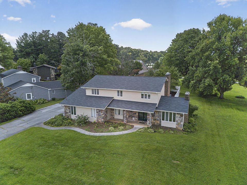 1st image of 102 Sandpiper Cir