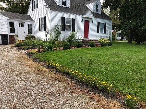 225 Black Point Rd, Scarborough, ME 04074