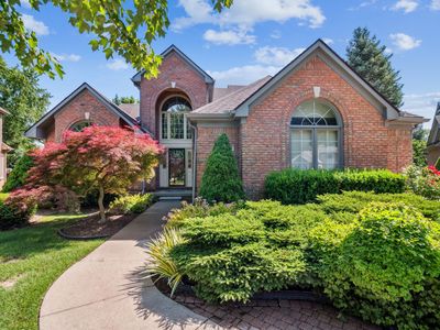 12417 Woodlands Ct, Plymouth, MI, 48170