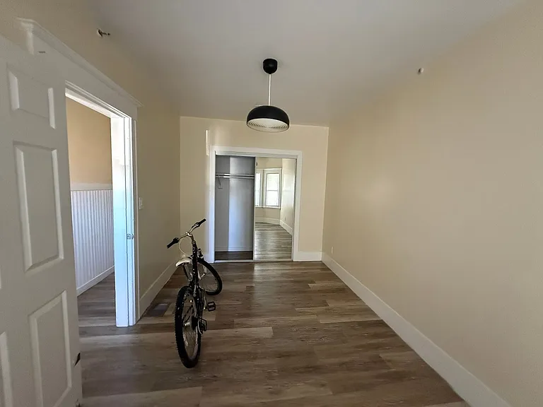 2535 Filbert Street — Photo 17