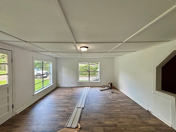 4th image of 1122 N 9th Ave