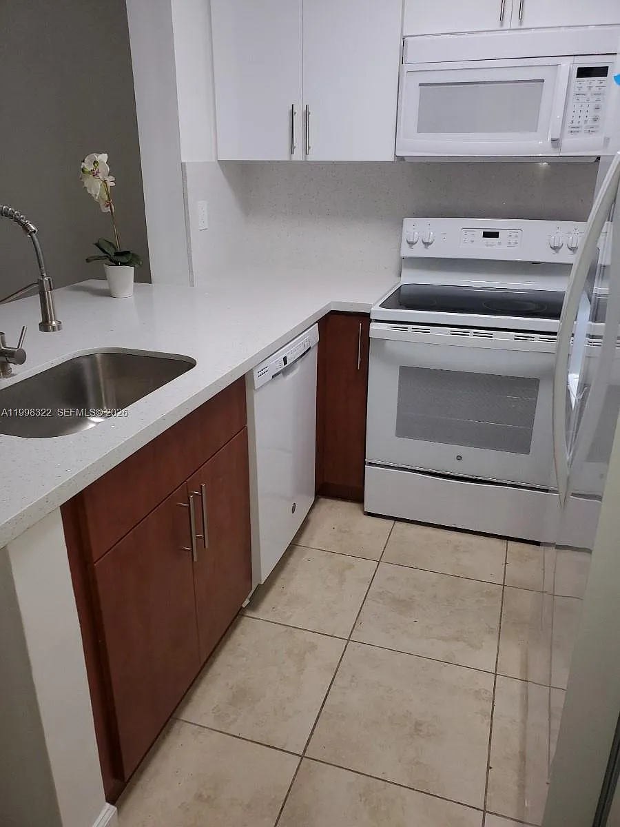 Building Photo - 15241 SW 80th St #307