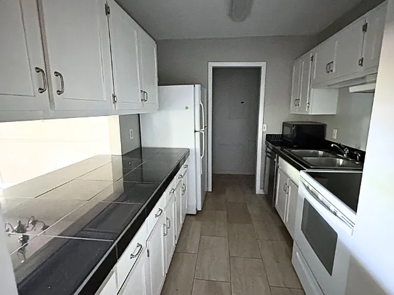 8881 Millard Lee Ln — Photo 4