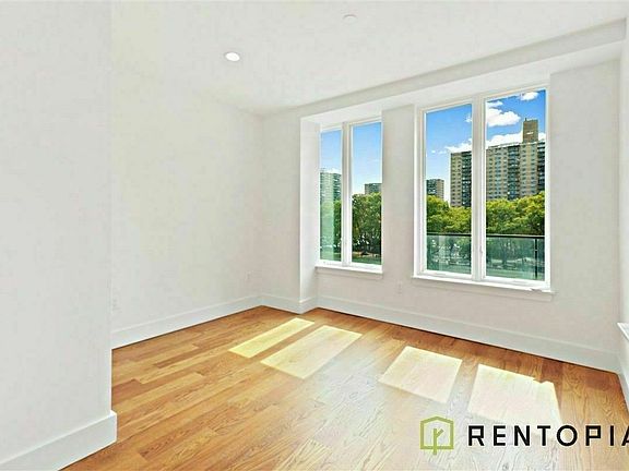 3rd image of 61 Montrose Ave #5C