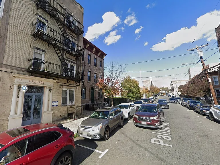 6205 Palisade Ave #1R — Photo 2