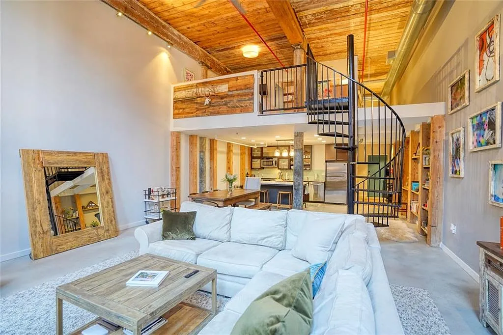 1 bed, 1.0 bath, 1290 sqft, $4,000 — Photo 2