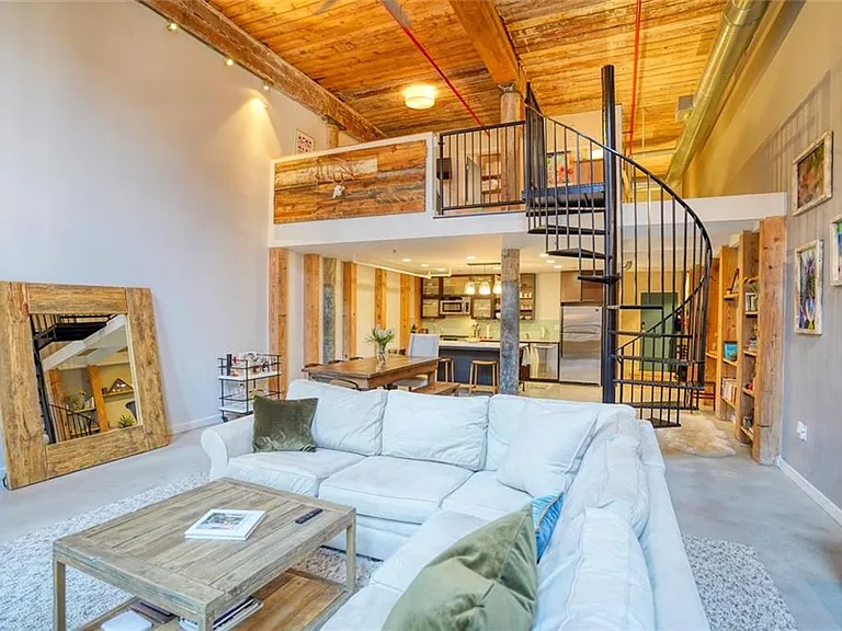 170 Boulevard SE #208E — Photo 2
