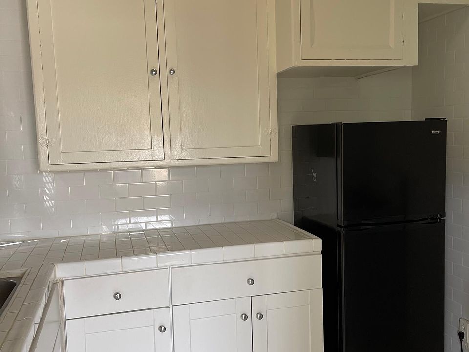 1st image of 1801 N Kingsley Dr #210