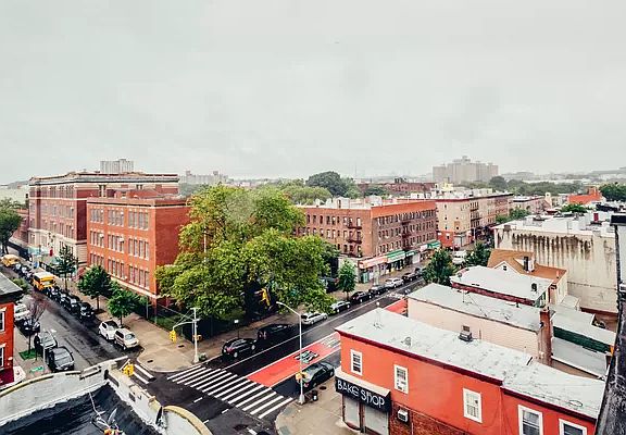 2nd image of 620 Parkside Ave #2L