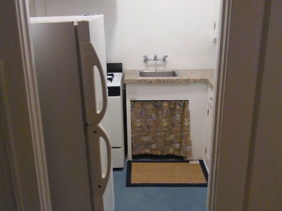 3rd image of 623 E Broadway APT 3