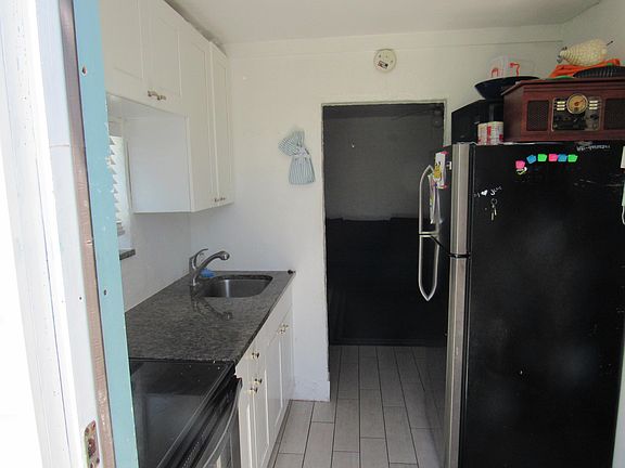 5th image of 225 S L St #2