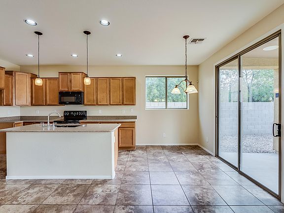 4th image of 11821 W Planada Ln
