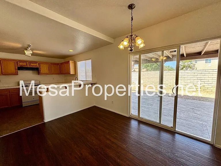 15083 Brown Ln — Photo 5