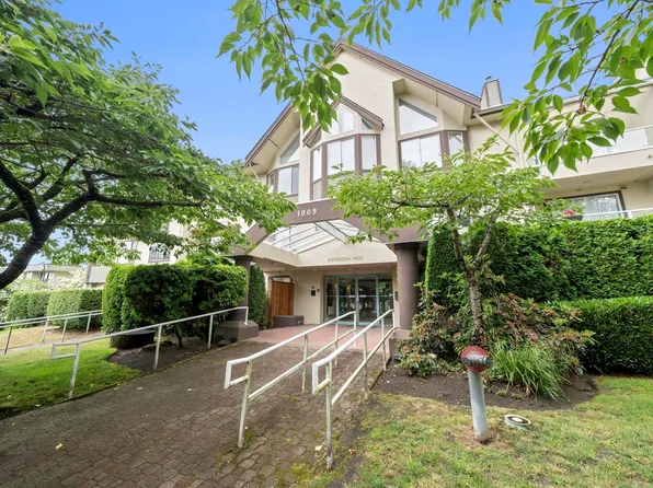 1009 Howay St #305, New Westminster, BC V3M 6R1