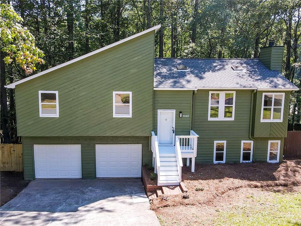 1st image of 1047 Summer Hill Ct NW