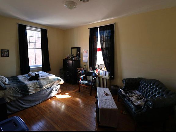4th image of 1210 W Franklin St #A