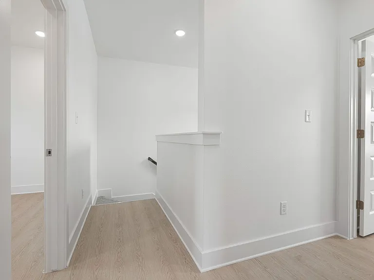 2713 SW Shackelton Ave #1 — Photo 65