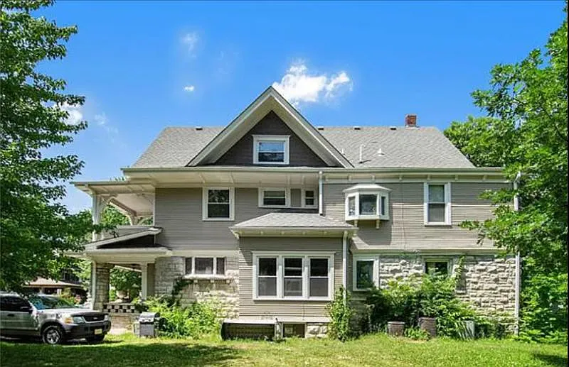 Building Photo - 2901 Charlotte St #2901