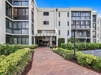 150 SE Four Winds Drive #208, Stuart, FL, 34996