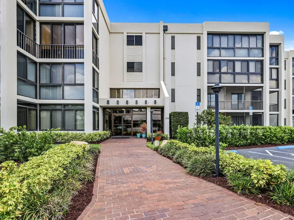150 SE Four Winds Drive #208, Stuart, FL 34996