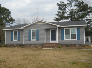 3821 Robin Rd, Ayden, NC 28513