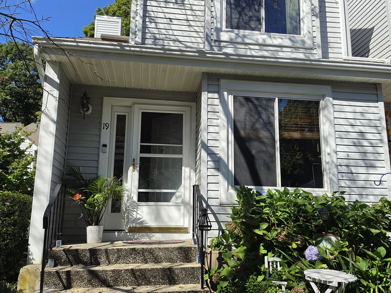 2 bed, 1.5 bath, 1150 sqft, $2,650 — Photo 2